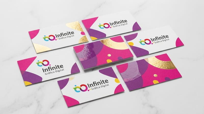 Hot stamping ou verniz localizado: o guia para seu cartão